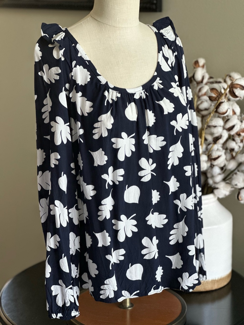 LOFT Navy and White Floral Peasant Top -L